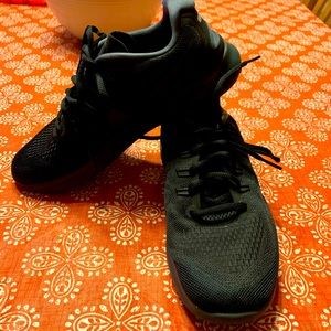 Like New Nike free runs size 9.5